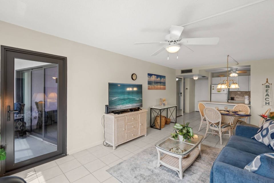 Open concept dining and living room area makes entertaining easy