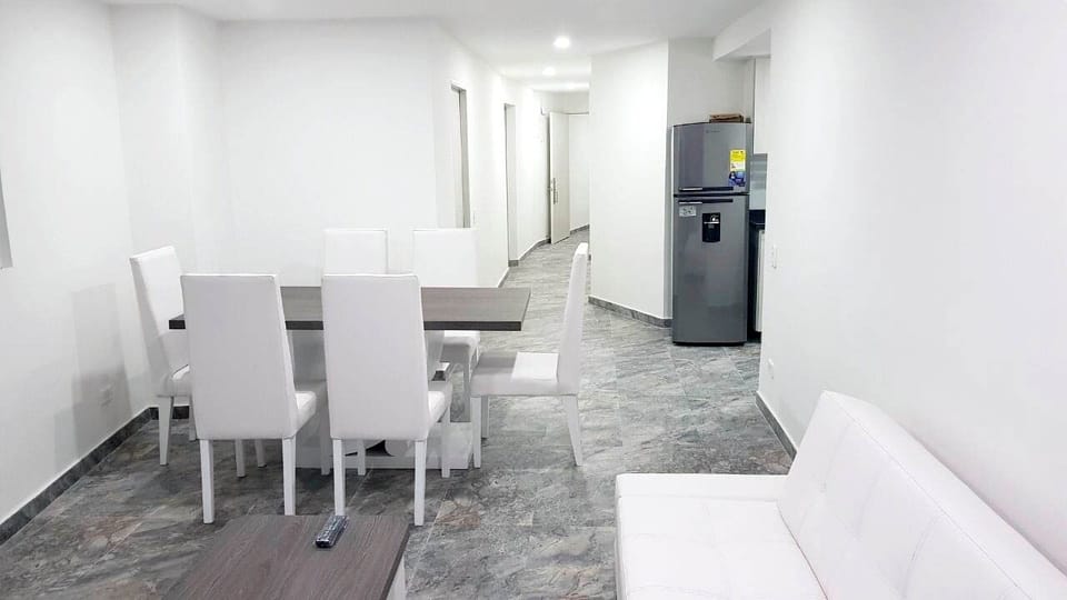 APARTAMENTO MODERNO FRENTE A EL MAR