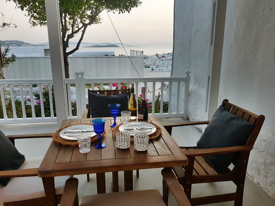 Veranda dining table