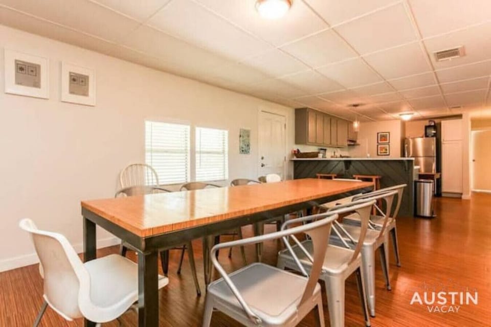 Large dining table perfect for family dinner