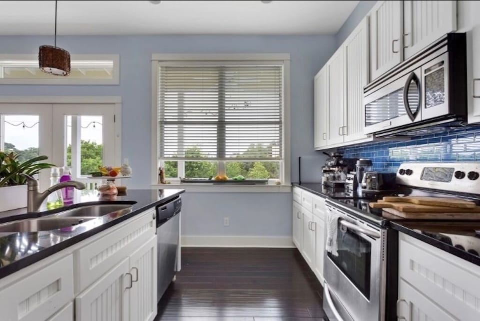 Kitchen facing the lake