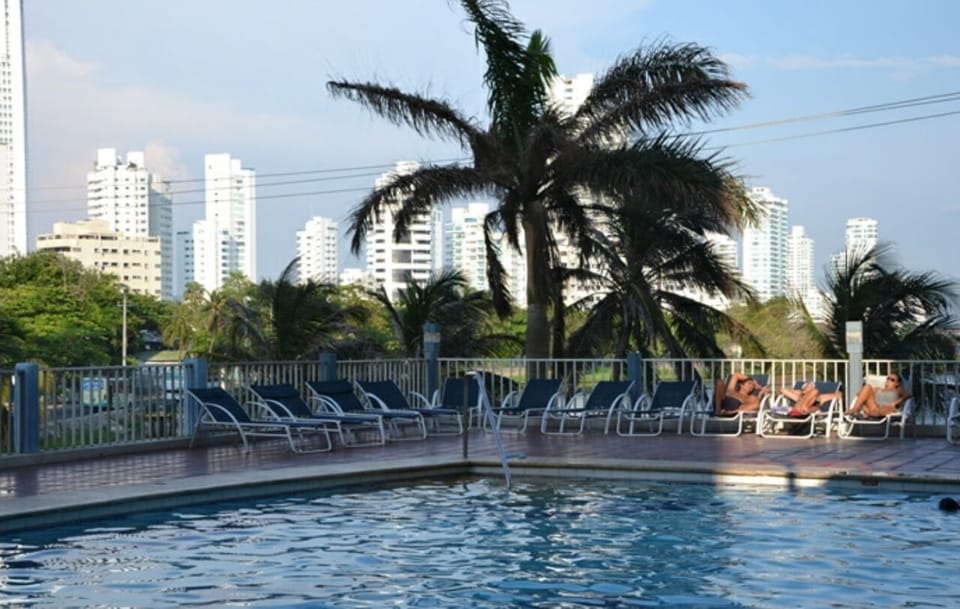 APARTAMENTO NUEVO FRENTE A EL MAR