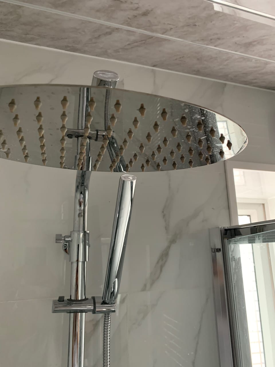 Hand-held showerhead