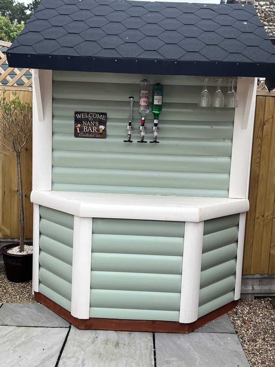 This is nan's Cottage bar located in the back garden