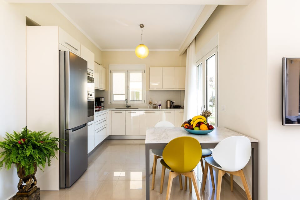 The  villa covers 220 m2 in total.