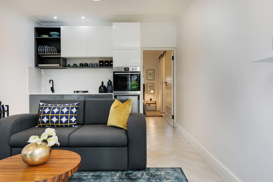 Lounge (double sofa bed) & kitchen