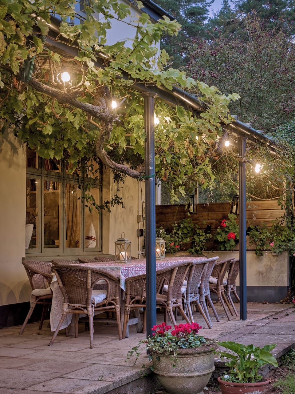 Outdoor dining