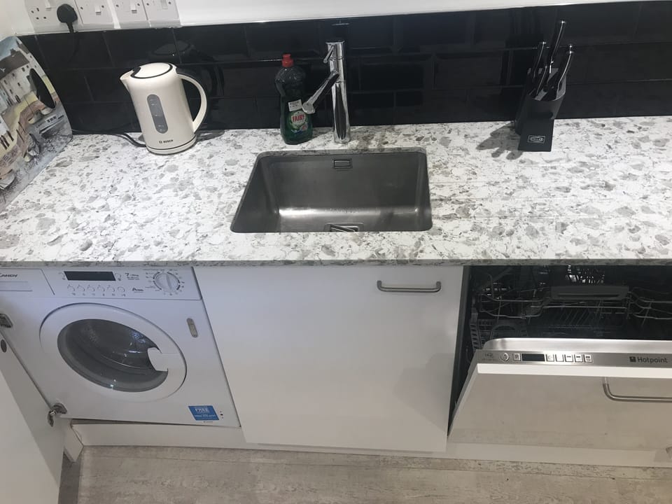 Kitchen appliances, washer dryer and dishwasher