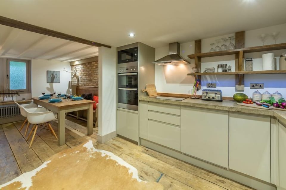 Ground floor: Open plan kitchen and dining area