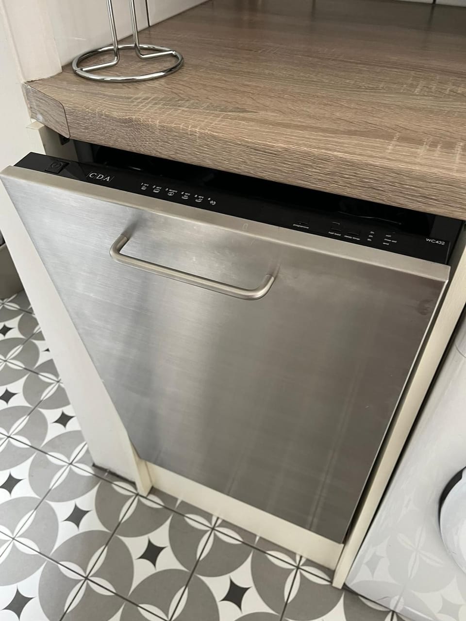 Slimline dishewasher