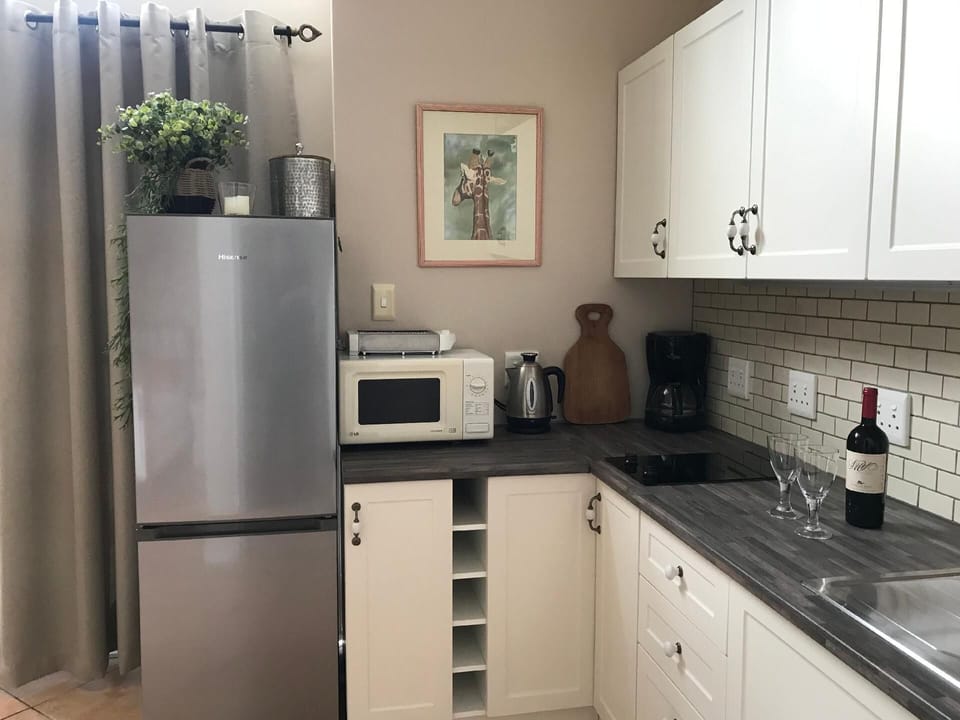 Kitchen area. Studio 1 Kitchenette