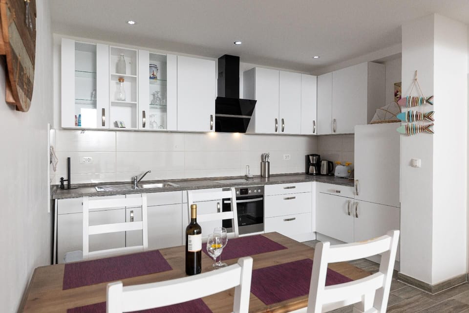 Kitchen, ground floor