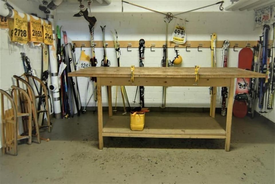 Space for skis, snowboards, sledges, bicycles, pushchairs in the adjoining room Cupboards for shoes. 