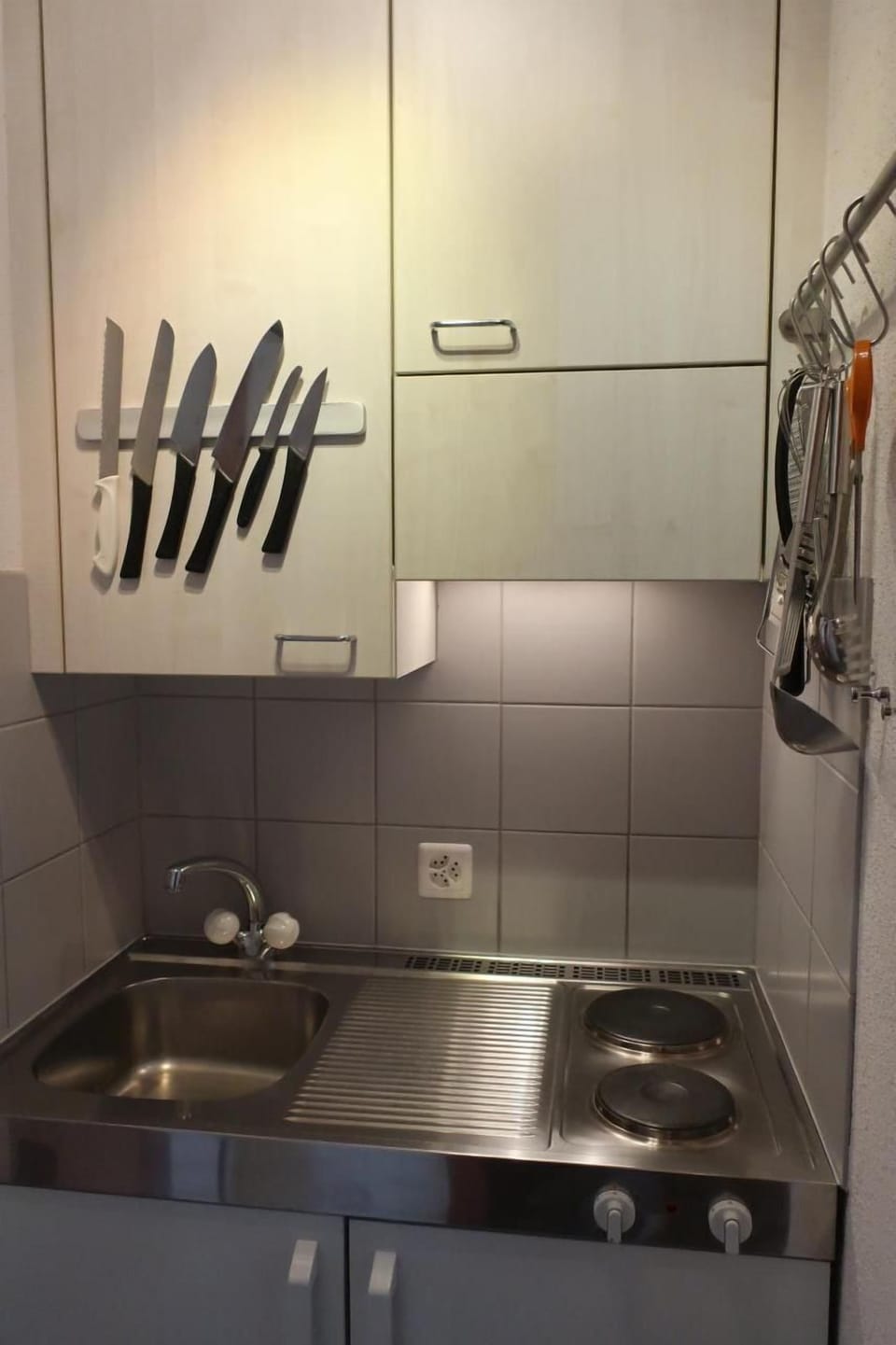 Small Kitchen incl. spices, oil and vinegar