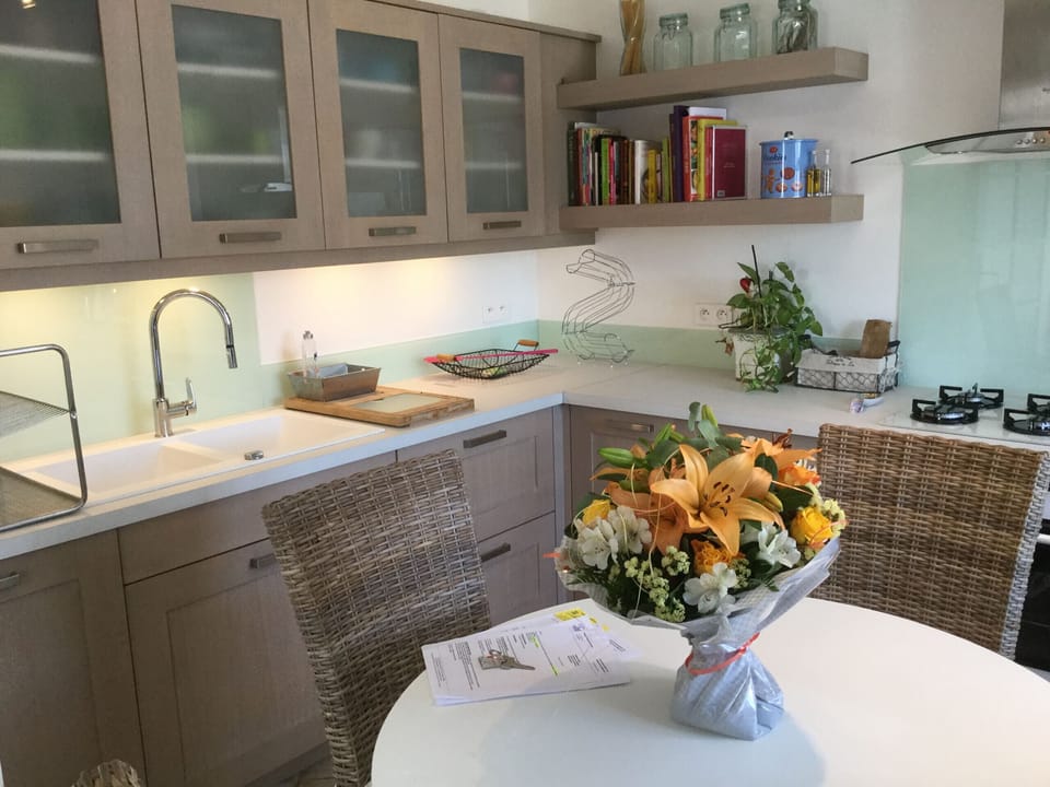 Book this vacation rental in the Alpilles in Aureille Air-conditioned villa with private pool jacuzzi 4 bedrooms 3 bathrooms