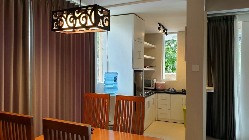 entrance to kitchen