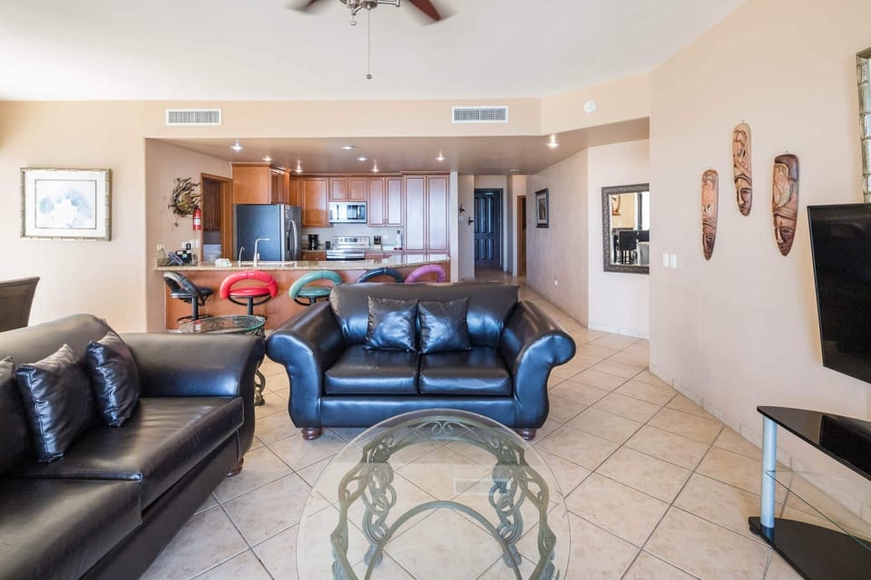 Living Area (3)