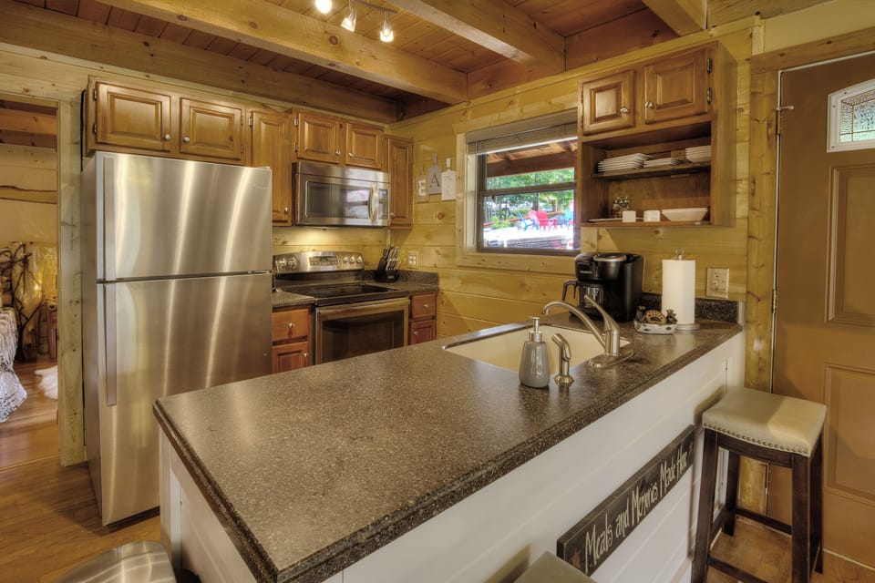 Fully equipped kitchen with regular coffee  maker and Keurig