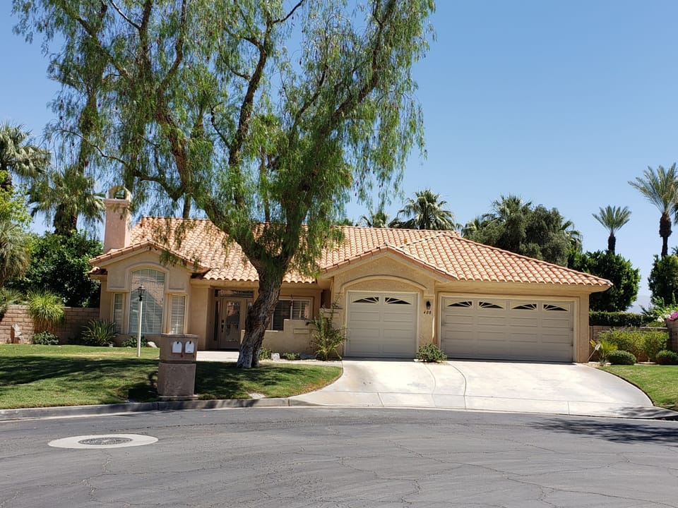 Front of home on a culdesac street