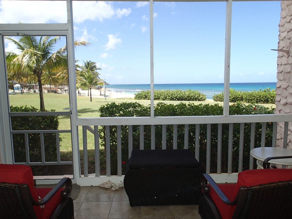 Gentle Winds I3 screened porch