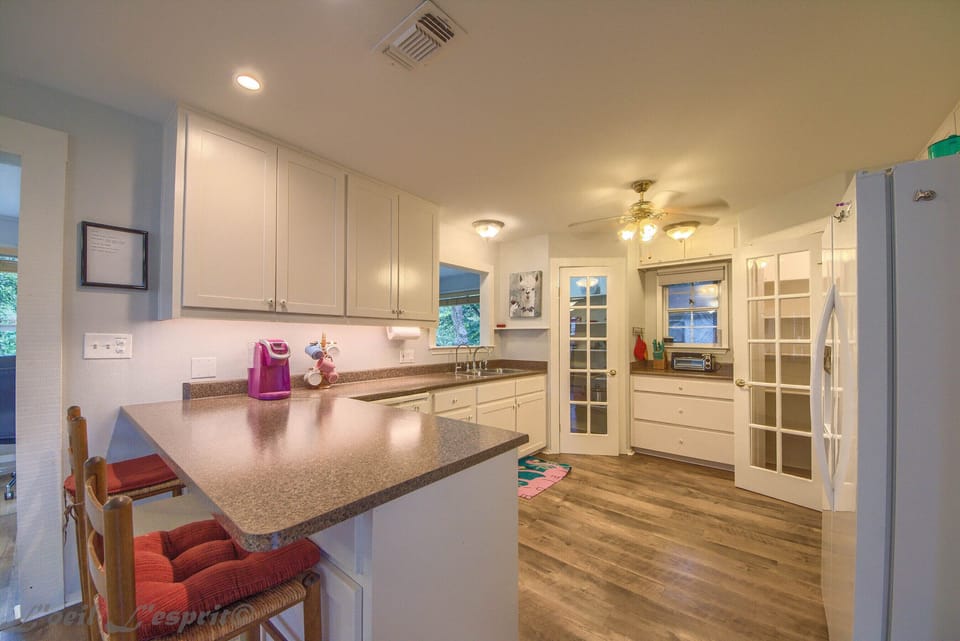 Cute kitchen!!