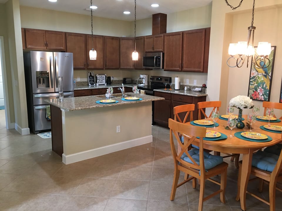 Full new kitchen with brand name GE appliances.   All pots and pans provided.  