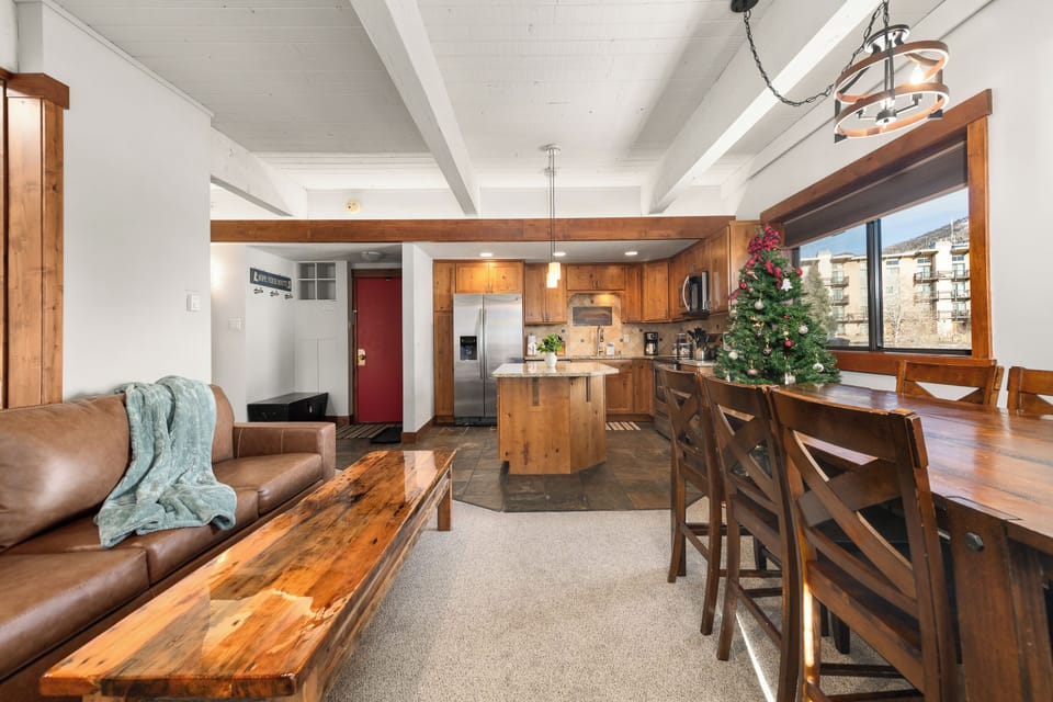 SteamboatDreamVacation.com - Ski-In/Ski-Out 2Br/2Bath - Spectacular Views