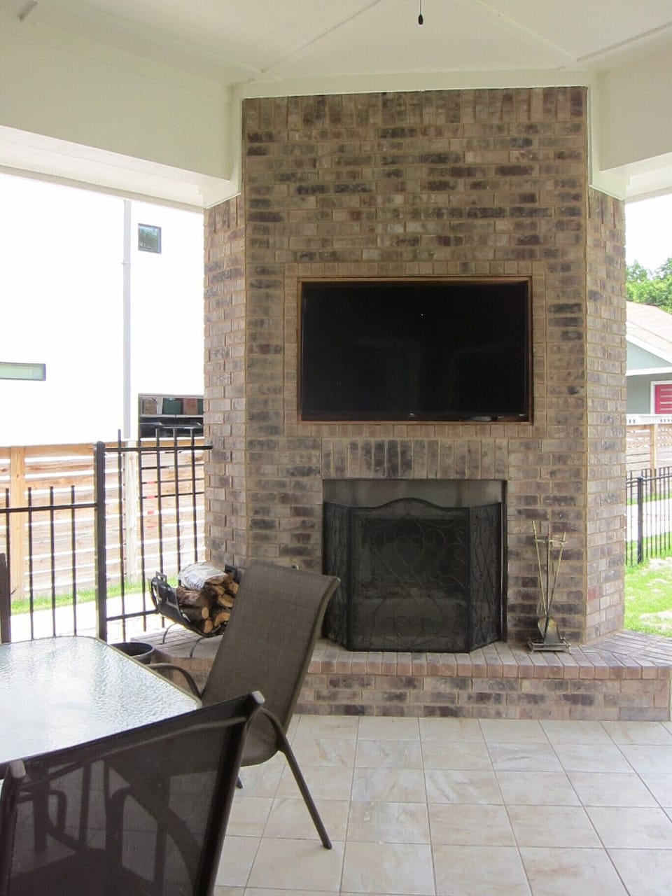 Outdoor Living!
Fireplace/TV
