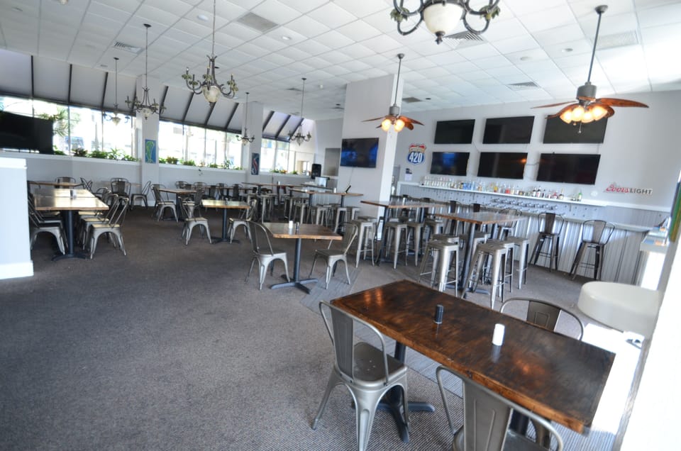 On site restaurant- Mako’s Oceanfront Bar & Grill