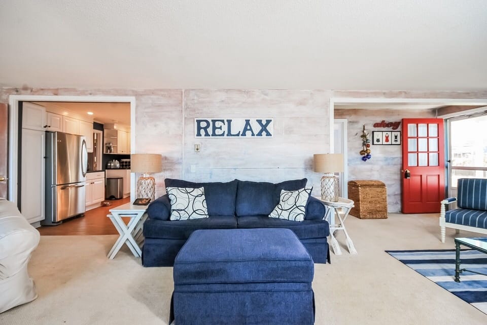 Relaxed Family Room with the Ocean Always in Sight