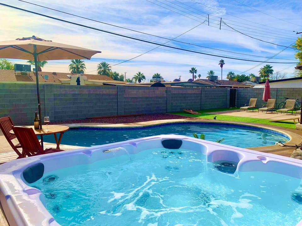 Outdoor spa tub