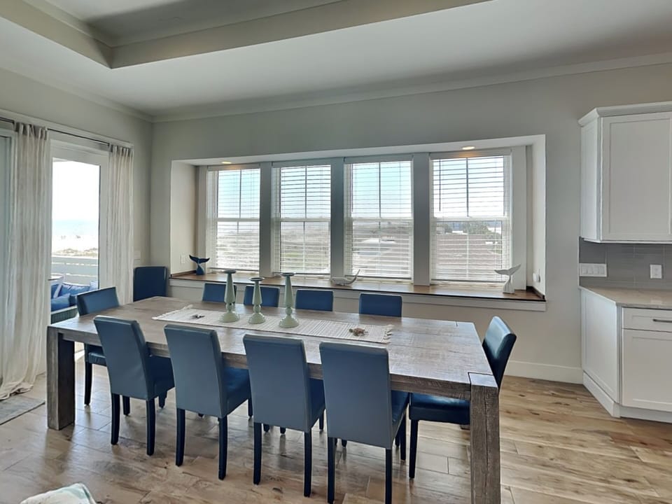 Dining Area - Seating for Ten - Third Floor