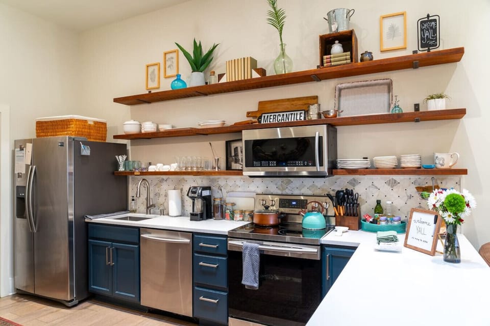 Fully stocked kitchen—coffee, tea, snacks, and everything you need to cook or chill.