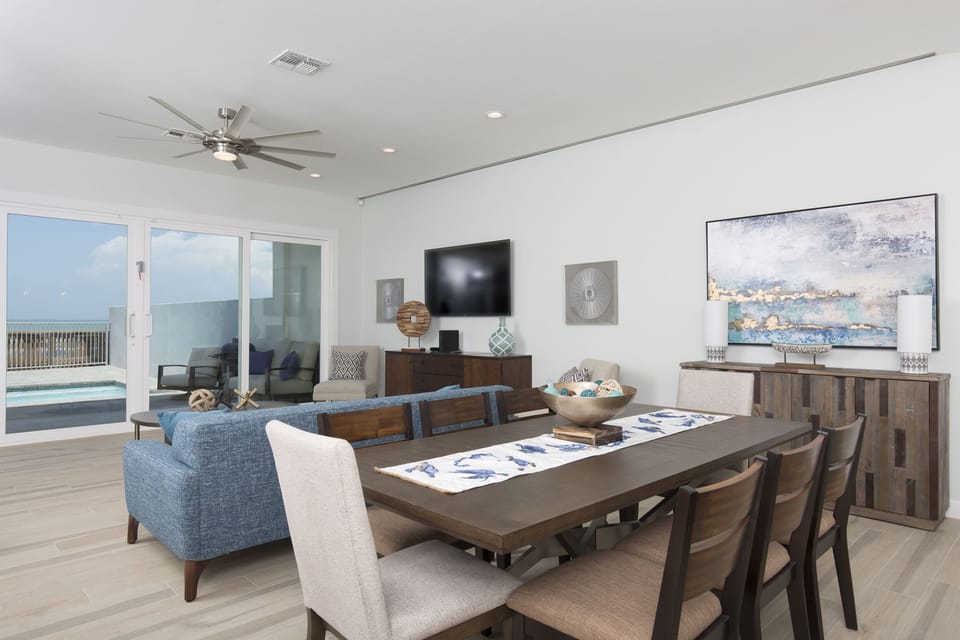 Open concept floor plan with kitchen and living area