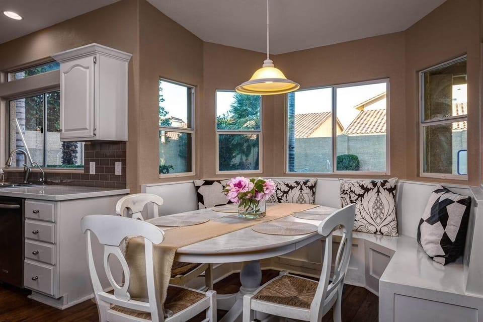 Breakfast nook