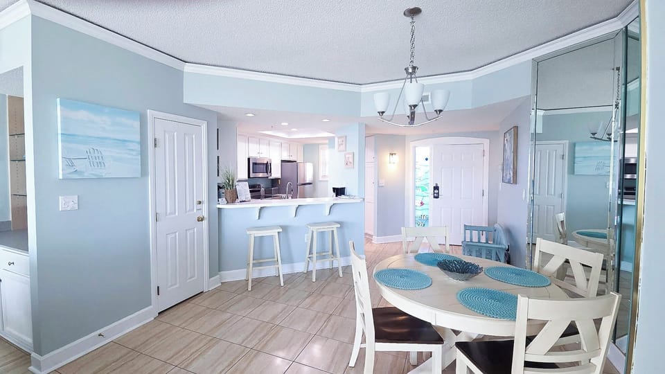 Dining Area to Kitchen