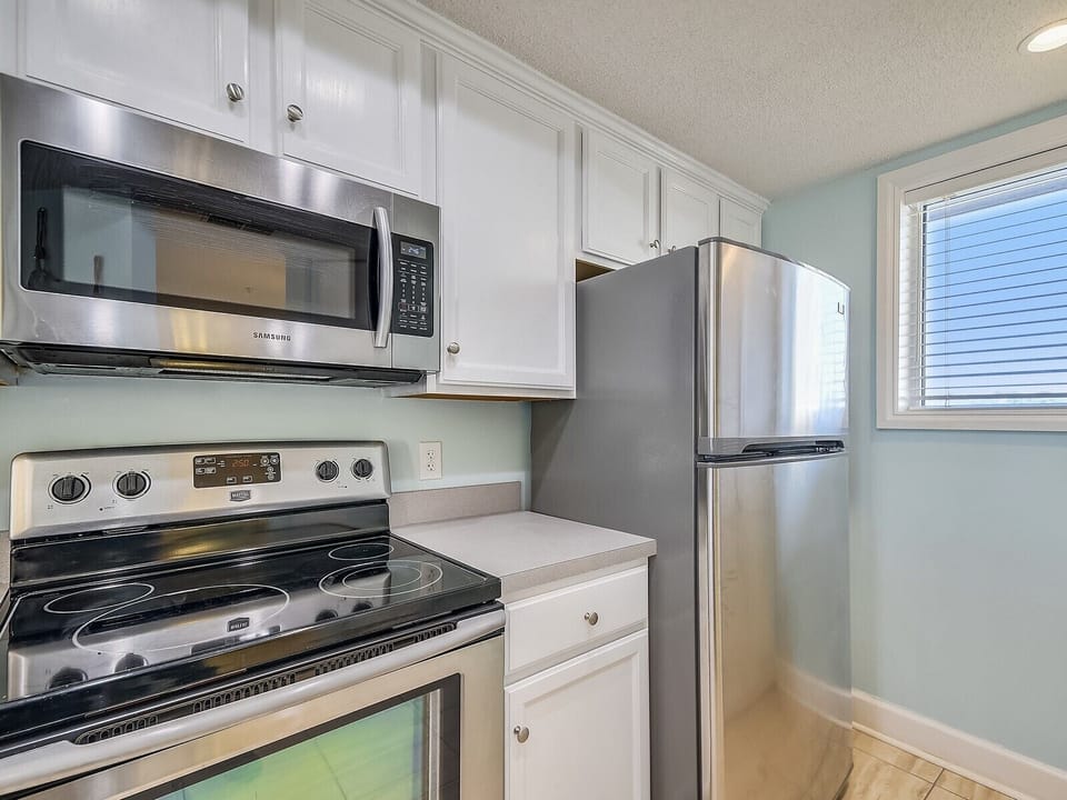 Kitchen at 4404 Windsor Court North