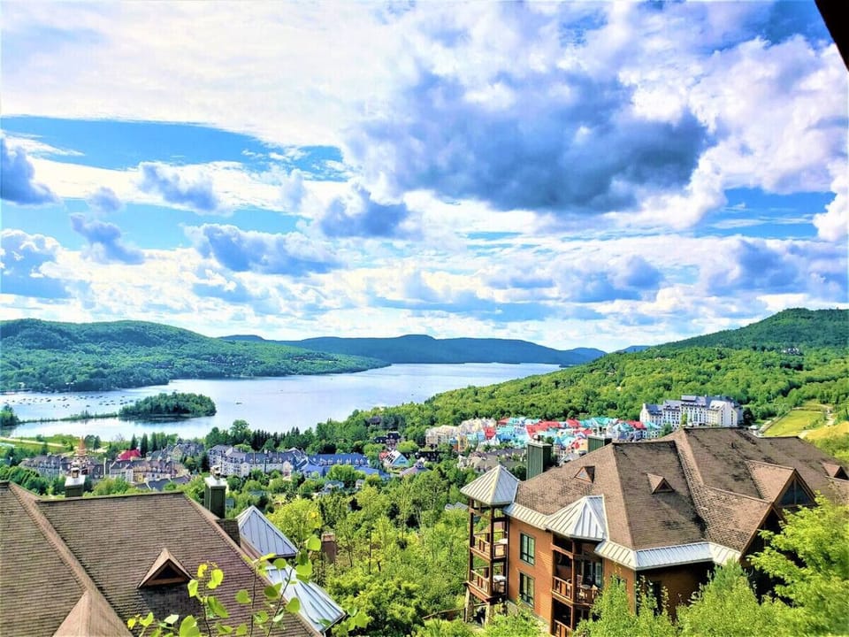 Équinoxe 164-2 / Exclusive Mountain Home With View