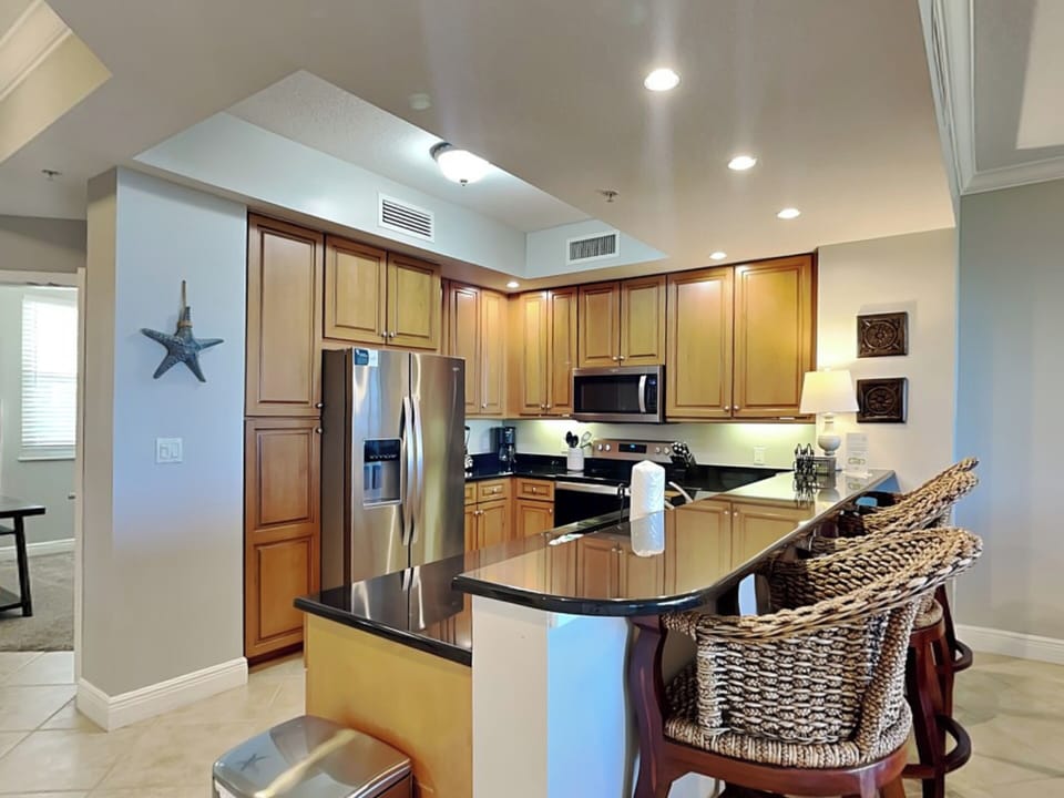 Fully Equipped Kitchen with Stainless Steel Appliances