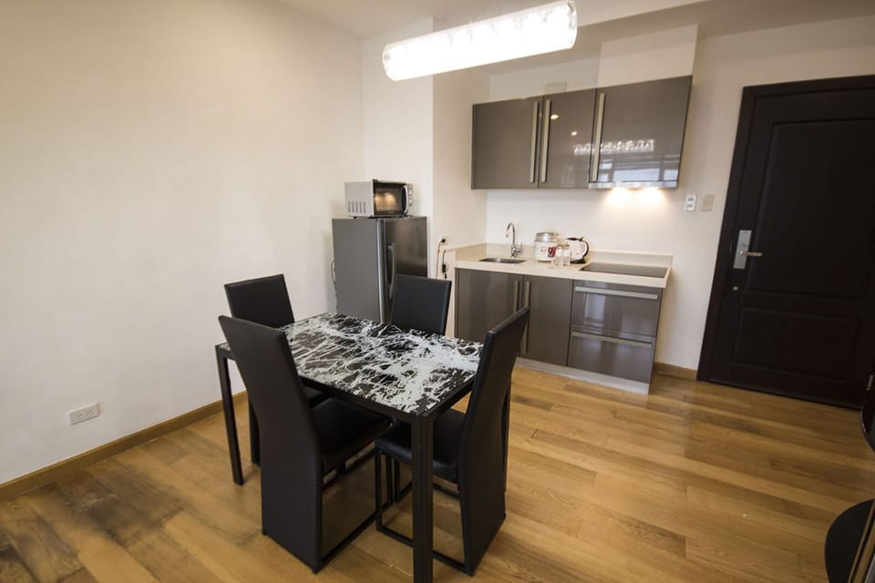 1-Bedroom Deluxe in Makati @ Milano 2807