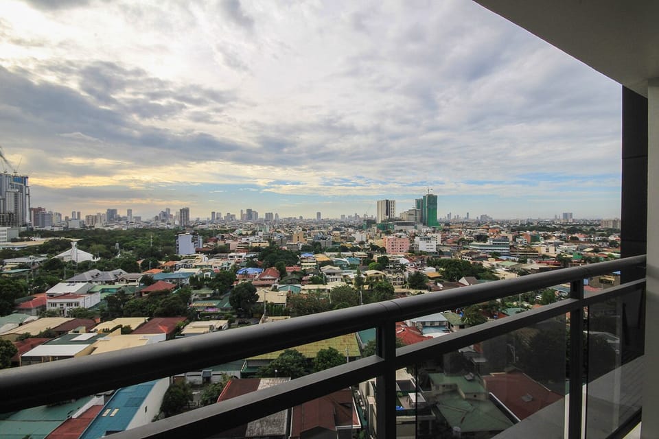 1-BR Superior in Makati @ Milano 1107A