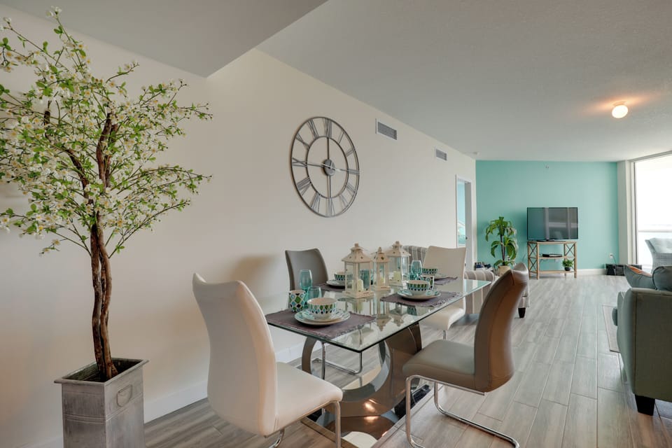 Dining Area | Dishes & Flatware Provided