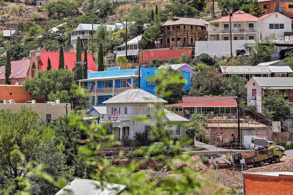 Surrounding Area | Walkable Location