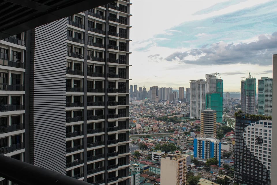 Near CBD 1BR Superior Apt @ Milano 2703B