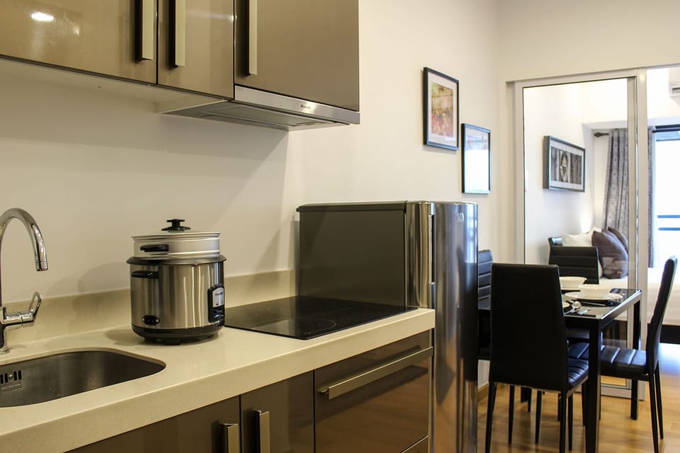 Near CBD 1BR Superior Apt @ Milano 2703B