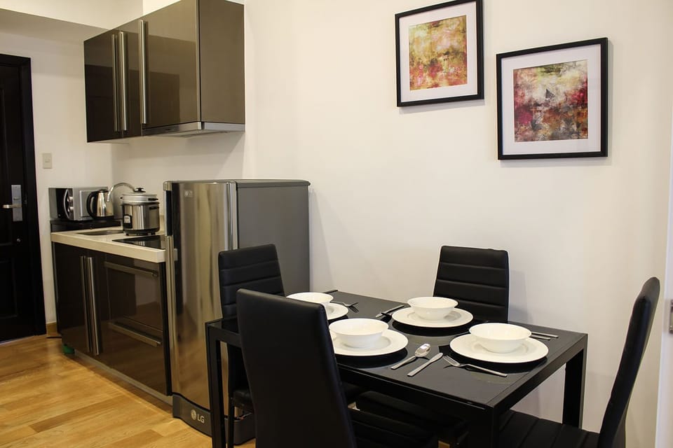 Near CBD 1BR Superior Apt @ Milano 2703B