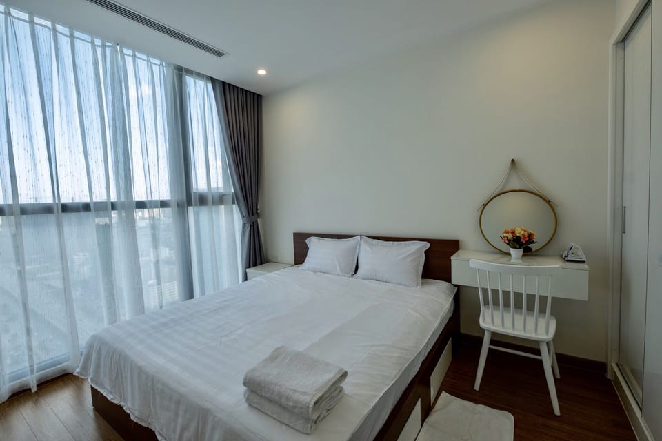 Master bedroom with city view