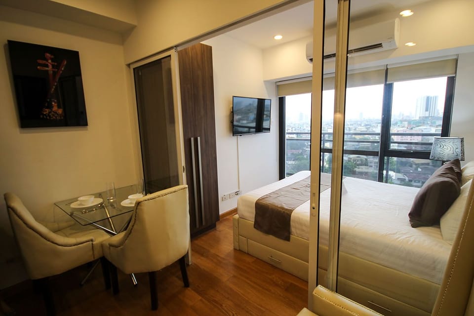 1BR Superior Apt in Makati @ Milano 910C