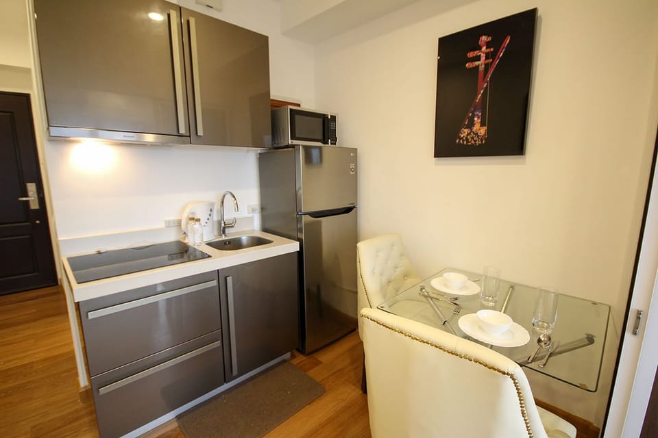 1BR Superior Apt in Makati @ Milano 910C