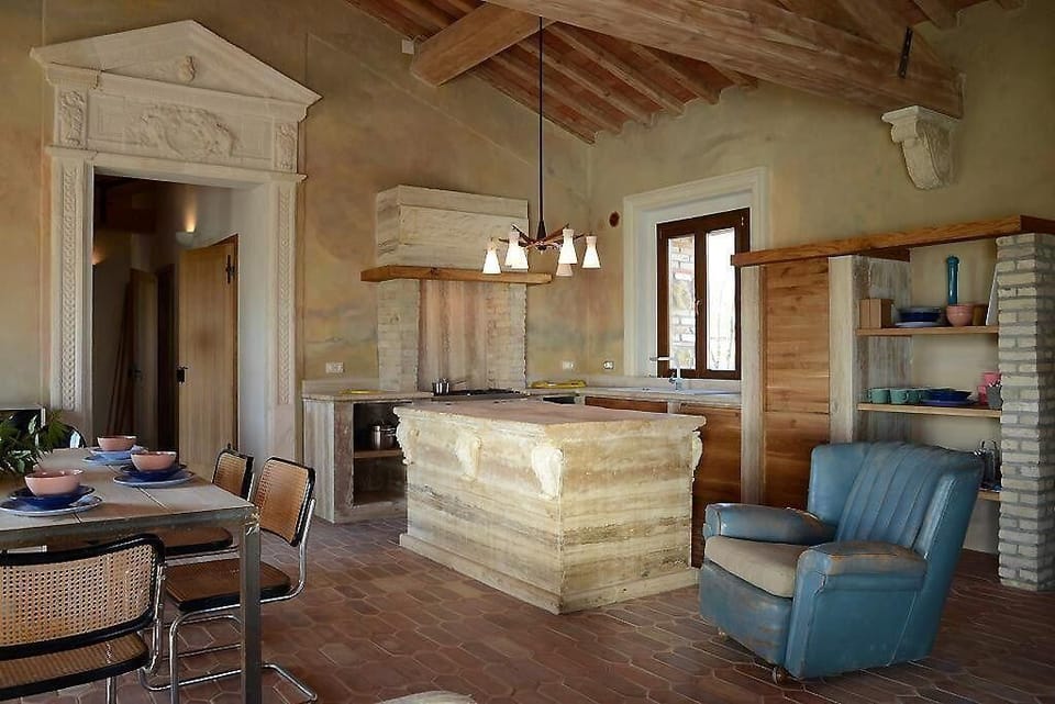 TUSCANY FOREVER RESIDENCE VILLA V VOLTERRA FIRST FLOOR APARTMENT
3 BEDROOMS, 2 BATHROOMS